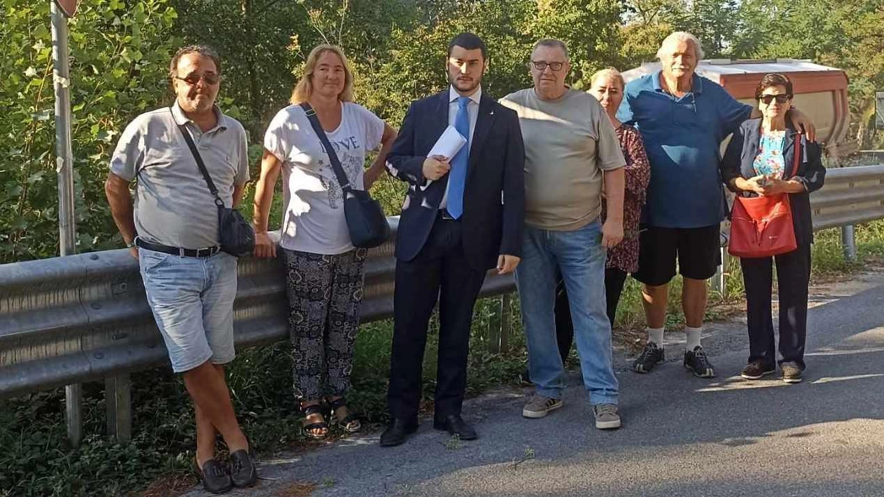 Miseglia soffocata dalle polveri: "Promesse cadute nel vuoto. Sulla salute non si scherza" Miseglia soffocata dalle polveri: "Promesse cadute nel vuoto. Sulla salute non si scherza"