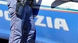 Bottigliate al supermercato. Due feriti e tre denunciati Bottigliate al supermercato. Due feriti e tre denunciati