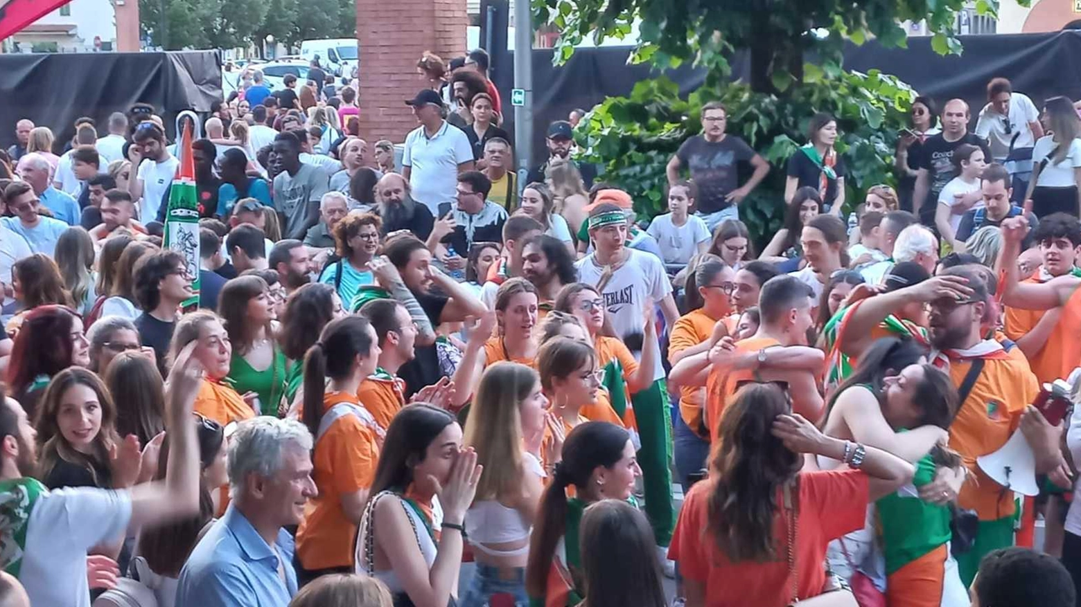 "Barchini" arancio-verdi San Martino scatenato Vince due corse su tre "Barchini" arancio-verdi San Martino scatenato Vince due corse su tre