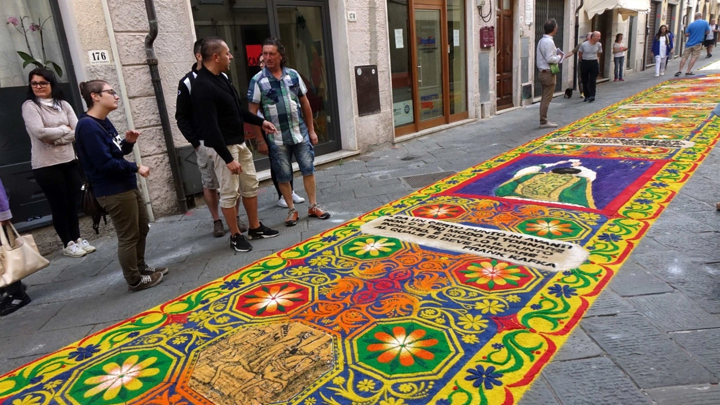 Il tappeto firmato Palinsesto (foto Aldo Umicini)