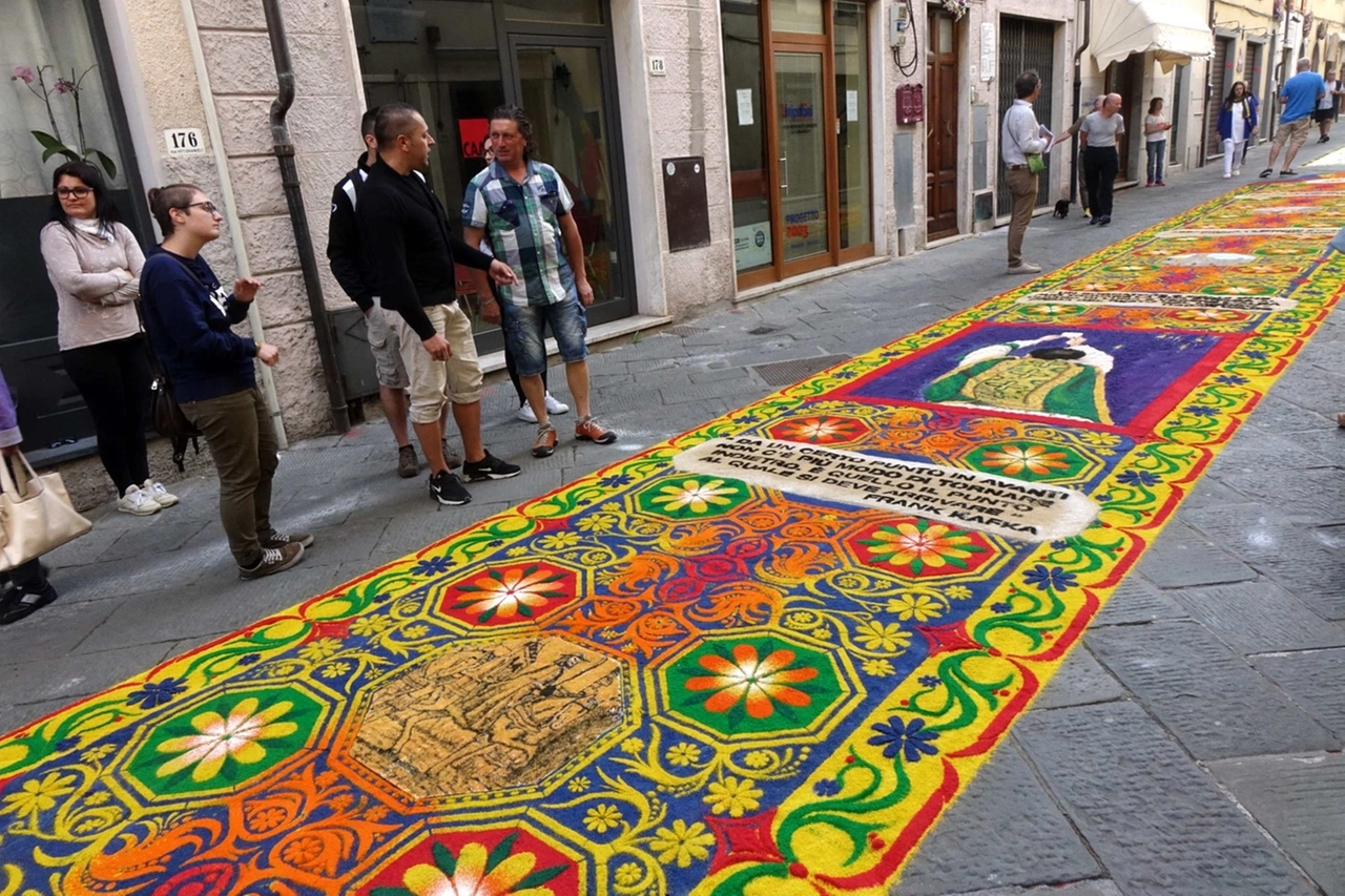 Il tappeto firmato Palinsesto (foto Aldo Umicini)