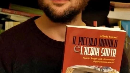 Il nuovo libro su Benigni: "Ecco come è cambiato"