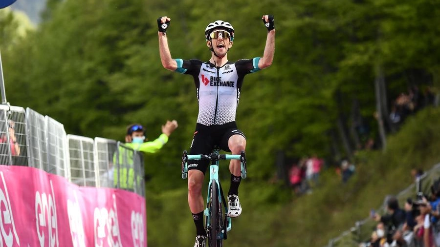 Giro 2021: Simon Yates trionfa alla tappa 20 (Ansa)
