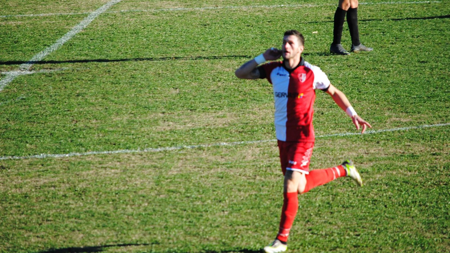 Lo Spoleto torna a sorridere con una vittoria di misura contro il Lama, grazie alla rete di Kola. La cura Brevi è subito efficace e i biancorossi riprendono la corsa verso la salvezza. Il nuovo allenatore porta i frutti sperati, mentre il Lama esce dal campo con l'amaro in bocca.