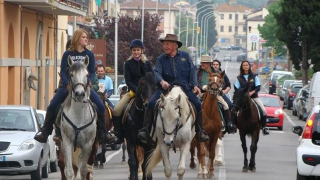 "Cavalli in città"  La carovana stamani  fa tappa al Prato