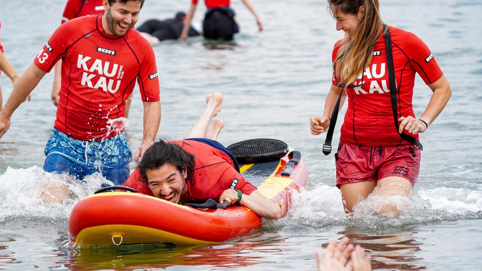 L’inclusione si fa anche sul surf Un successo l’iniziativa in mare L’inclusione si fa anche sul surf Un successo l’iniziativa in mare