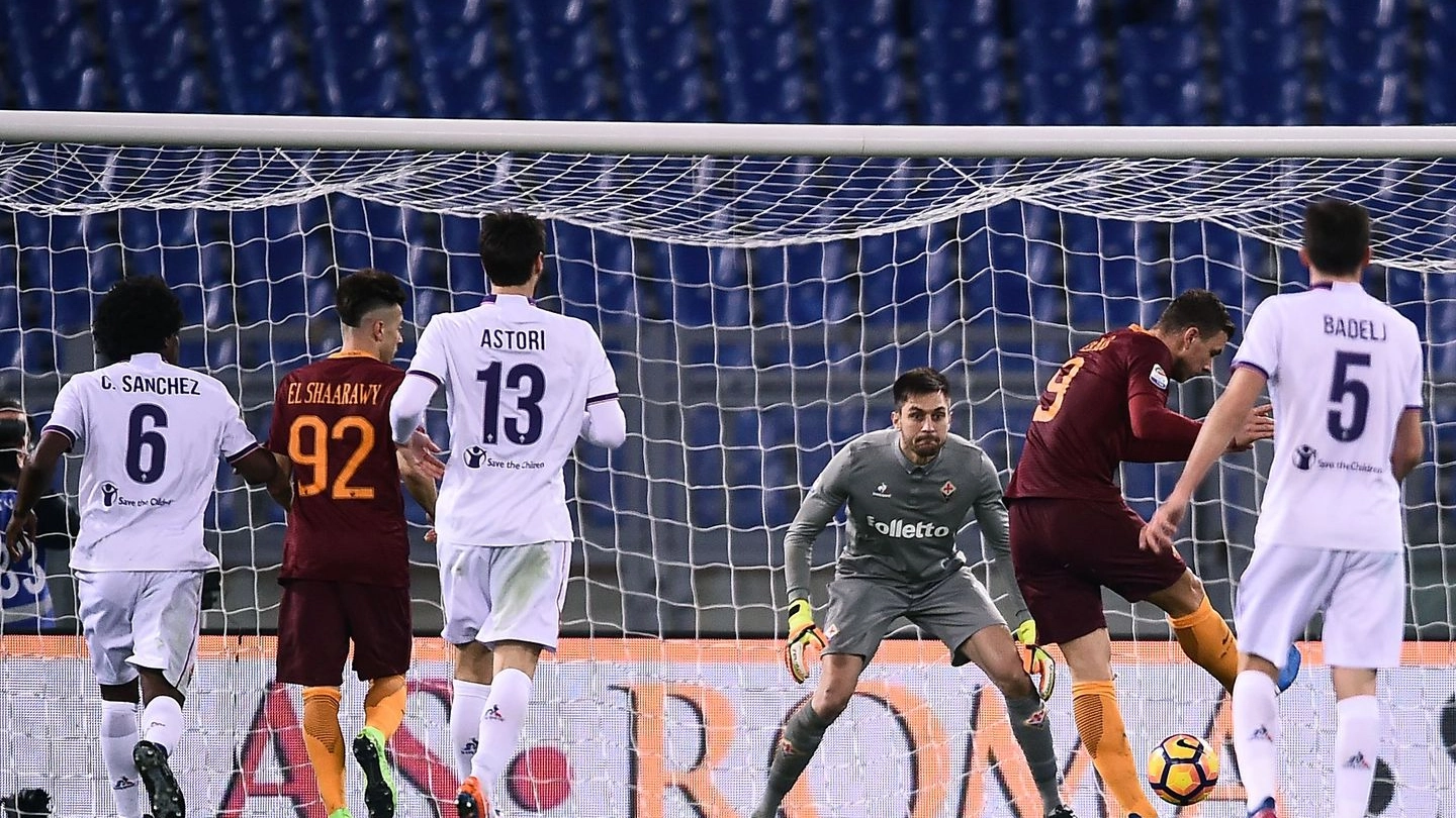 Roma-Fiorentina, il gol dell'1-0 di Dzeko (Afp)