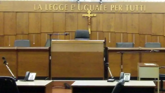 Un'aula di tribunale Un'aula di tribunale