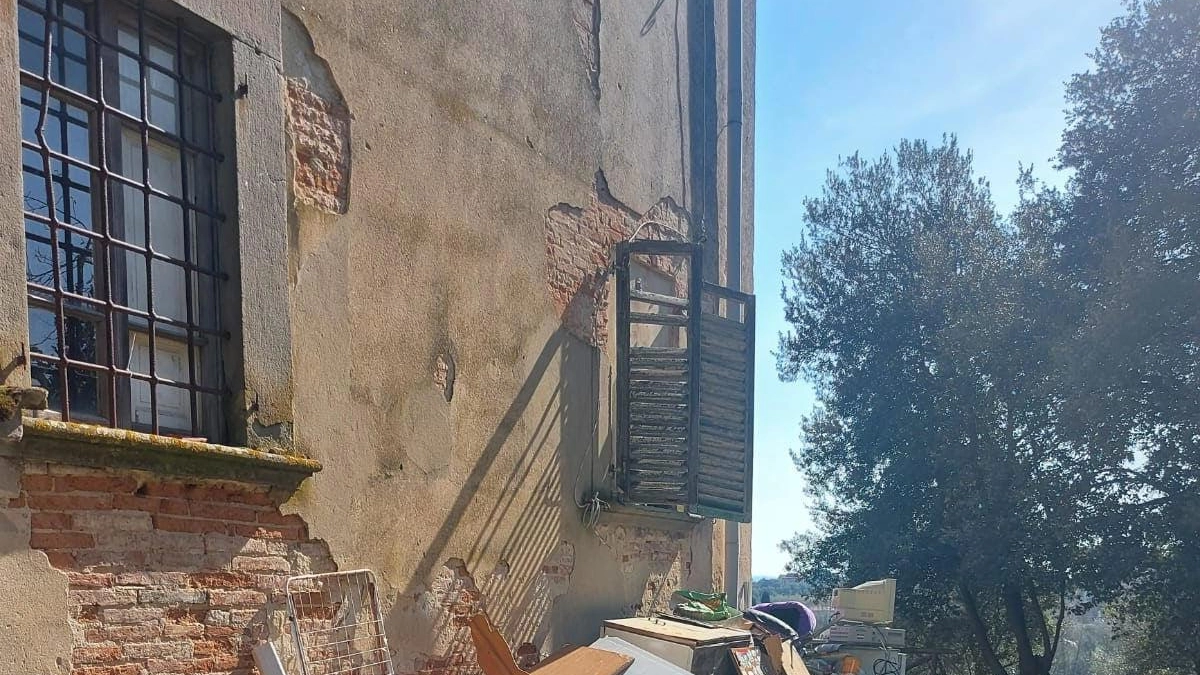 La villa storica e i rifiuti "Non c’è alcun degrado ma solo lavori di pulizia" La villa storica e i rifiuti "Non c’è alcun degrado ma solo lavori di pulizia"
