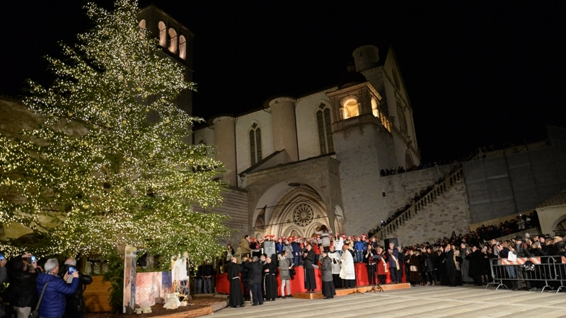 Albero di Natale e presepe ad Assisi