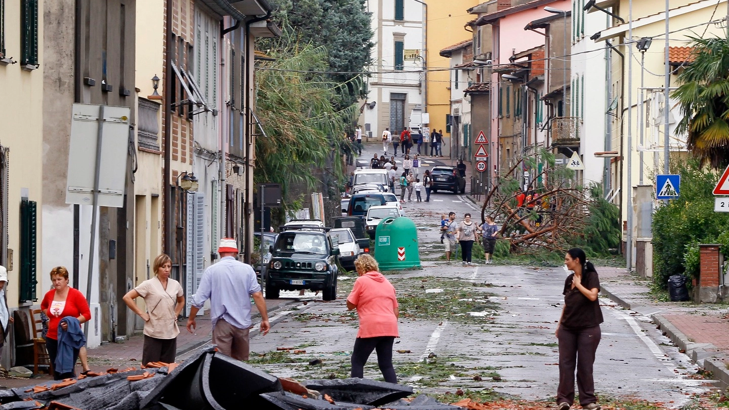 Tromba d'aria devasta i centri abitati di Lazzeretto e Stabbia Lazzeretto (Fotocronache Germogli)