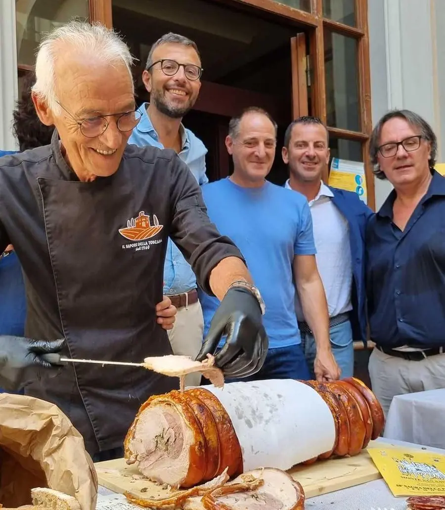 La porchetta del Monte sfila in Regione