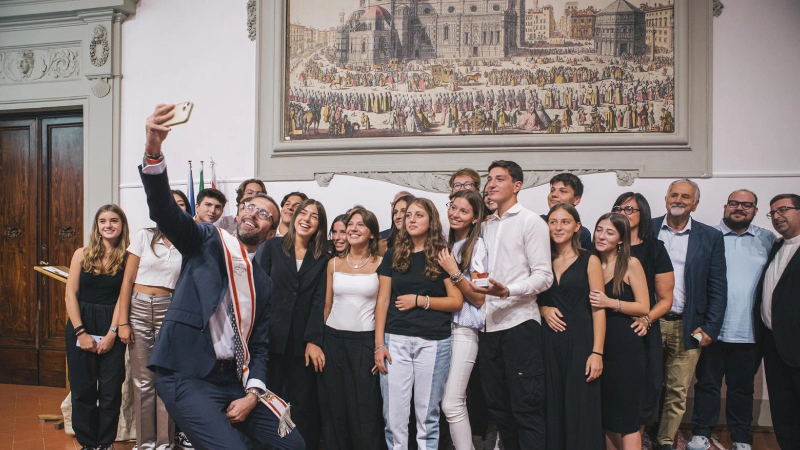 Lo studente eroe salvò un uomo. Mattarella lo chiama al suo fianco. Premio dal consiglio regionale Lo studente eroe salvò un uomo. Mattarella lo chiama al suo fianco. Premio dal consiglio regionale
