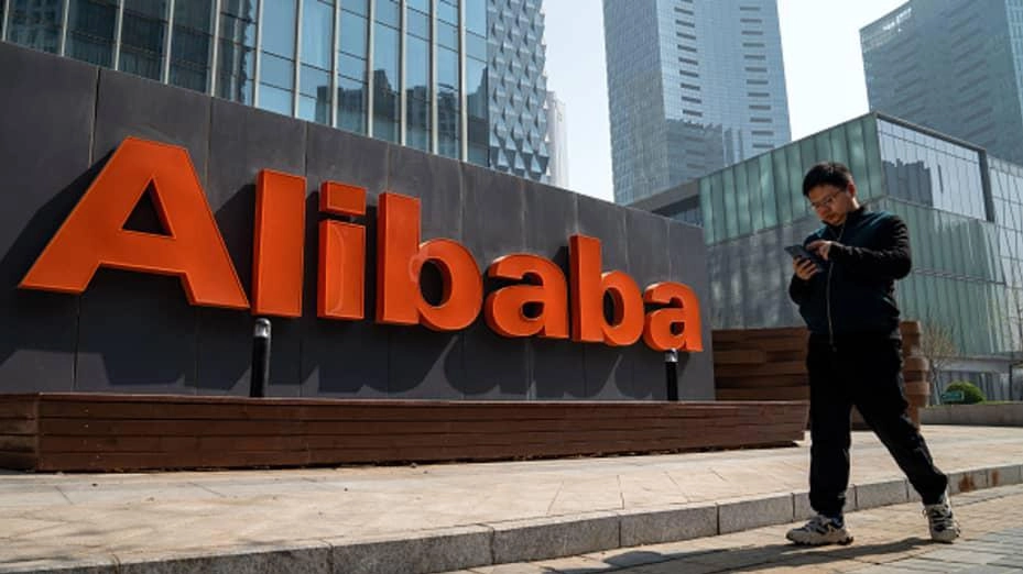 Alibaba punta su Prato Fratelli d’Italia scettico verso il colosso cinese "Opportunità o danno?" Alibaba punta su Prato Fratelli d’Italia scettico verso il colosso cinese "Opportunità o danno?"