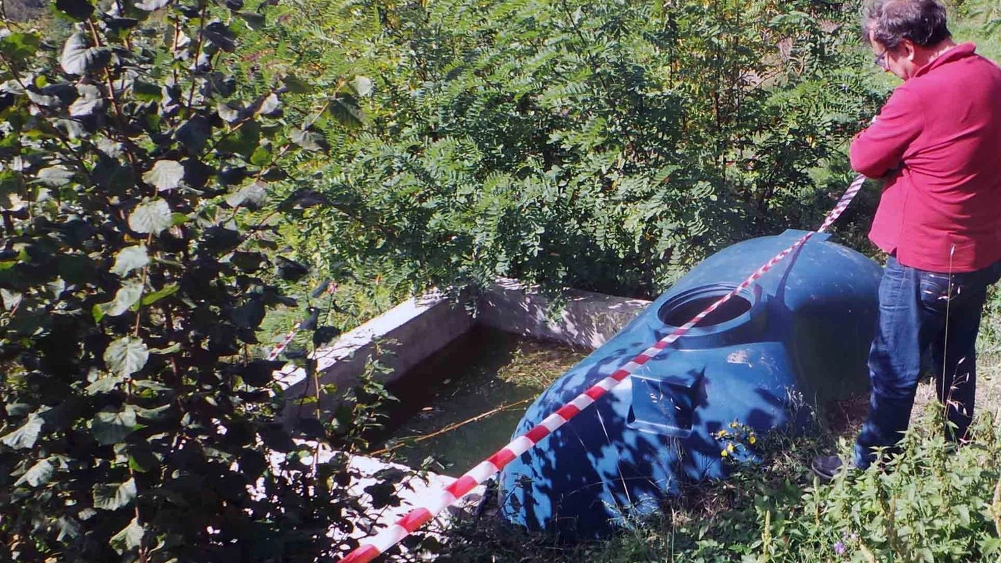 La cisterna dove ha perso la vita Christel Savino, 2 anni, sulle alture di Varese Ligure