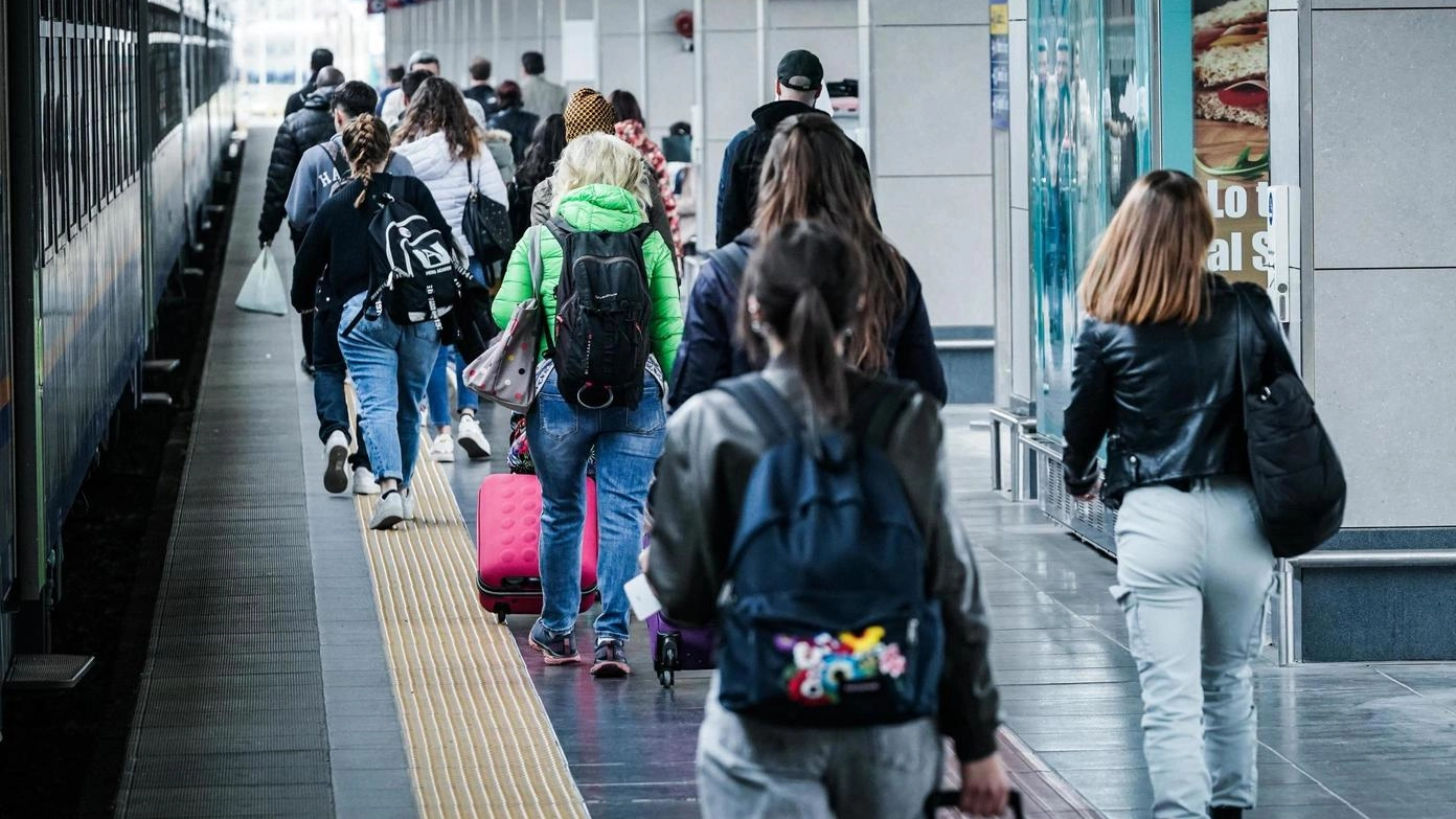 Interruzione dei treni . Sulla tratta Empoli-Firenze sei giorni di forti disagi Interruzione dei treni . Sulla tratta Empoli-Firenze sei giorni di forti disagi