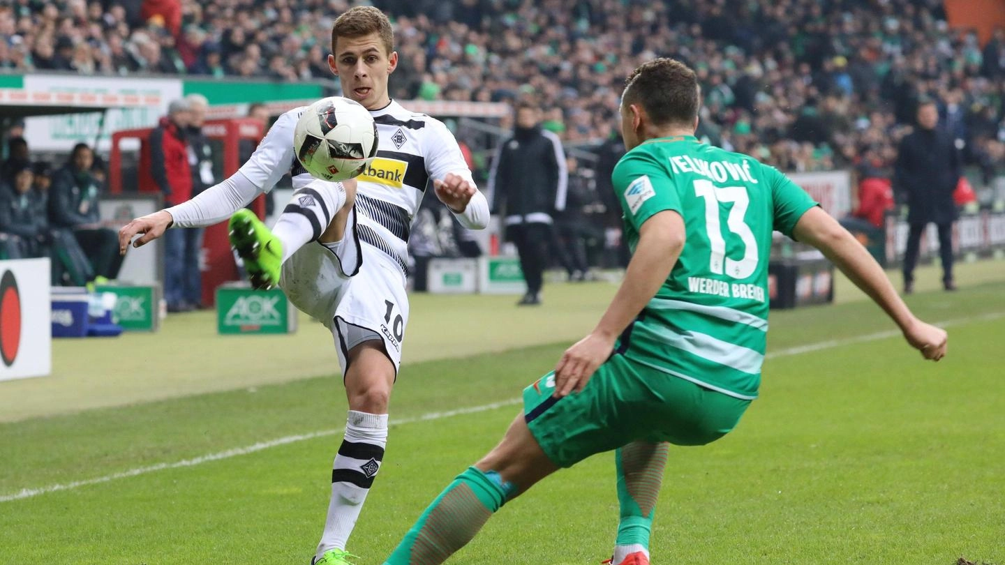 Thorgan Hazard in azione contro il Werder Brema: suo il gol del successo del Borussia M.