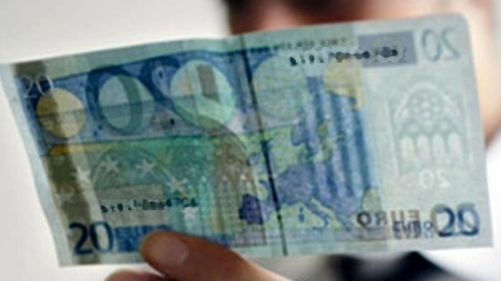 Una banconota da venti euro