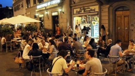 Festa in via Gioberti  C’è la notte bianca  fra musica e shopping