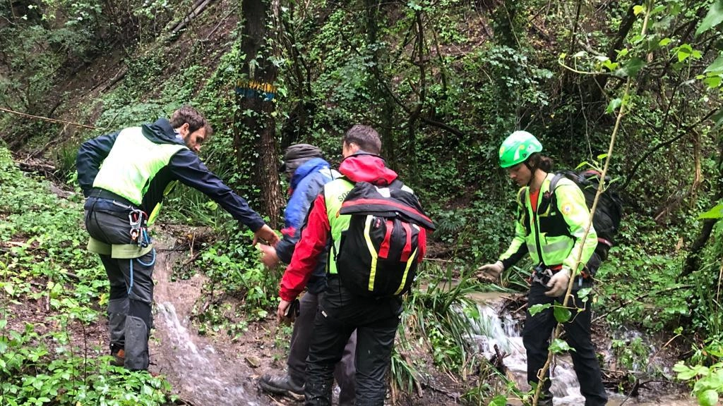 Uomini del soccorso alpino (foto d'archivio) Uomini del soccorso alpino (foto d'archivio)