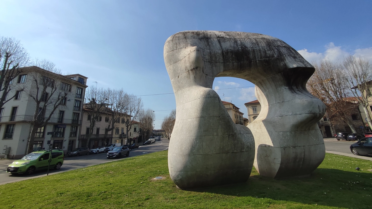 La scultura di Henry Moore (foto Attalmi) La scultura di Henry Moore (foto Attalmi)