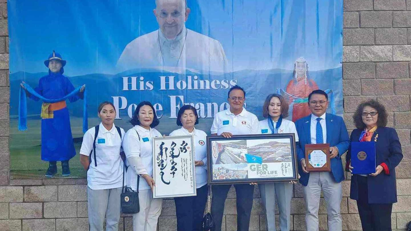 David Bellatalla con i colleghi della Mongolian National University di Ulan Bator