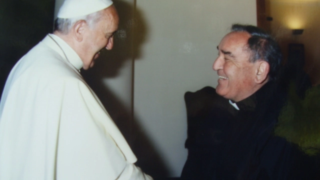 Un momento dell'incontro tra Papa Francesco e Padre Giuseppe