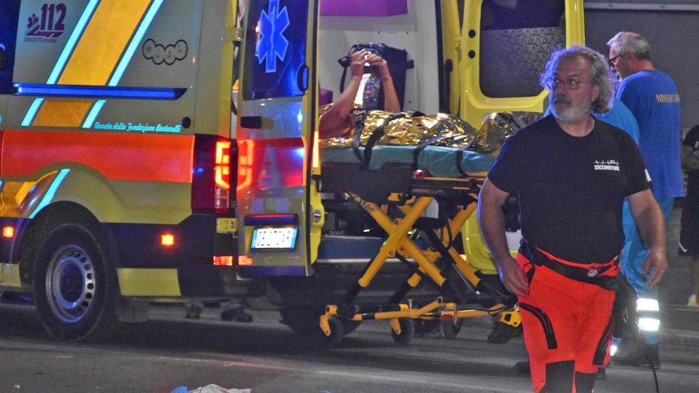 Accoltellato in strada  Polizia, indagini a tappeto nel mondo dello spaccio