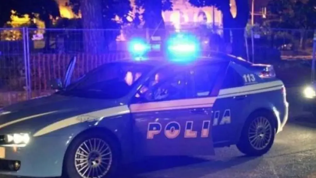 Pattuglia della Polizia (immagine di repertorio) Pattuglia della Polizia (immagine di repertorio)