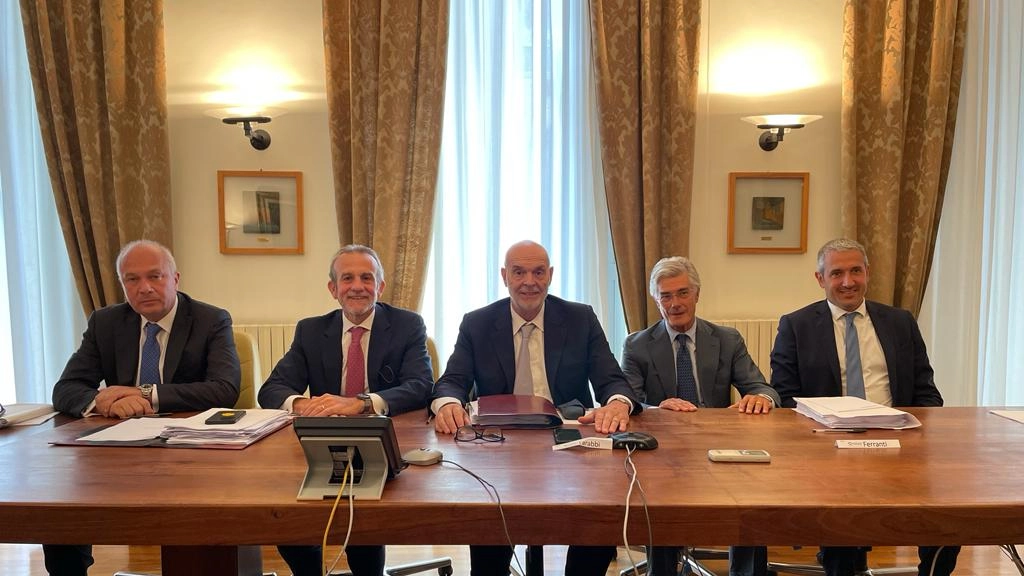 Il tavolo del Consiglio di Amministrazione della Banca che si è svolto a Orvieto