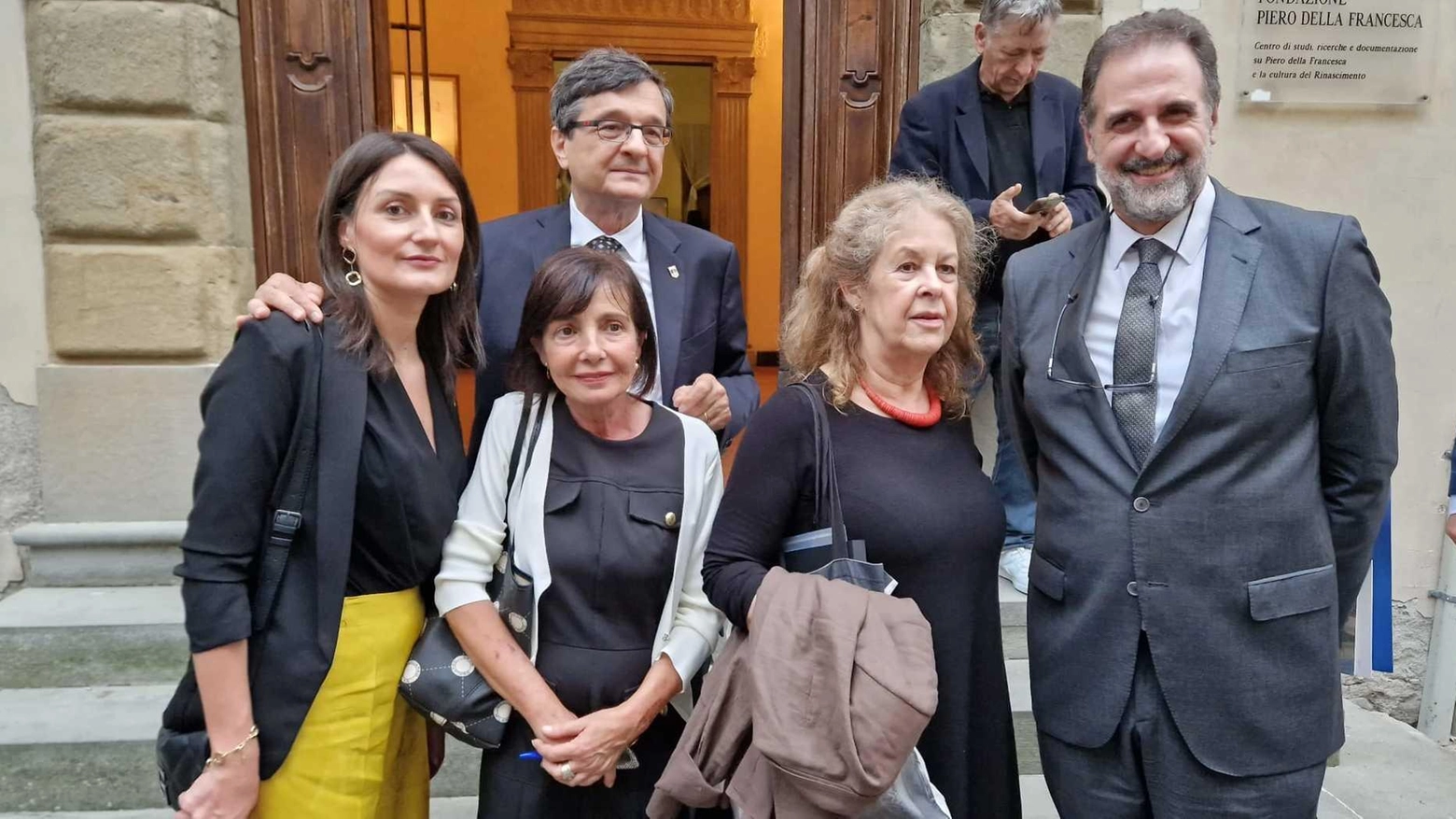 Peresentato da Finaldi il delicato e lungo intervento sull’opera esposta oggi nel museo londinese. Oltre 200 persone hanno preso parte all’appuntamento. Al termine il collegamento con Vittorio Sgarbi.