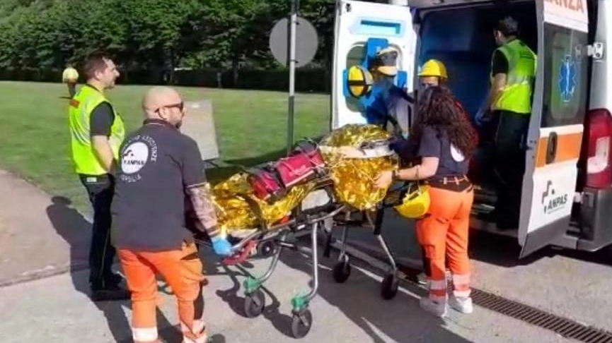 Scivola dal sentiero: è gravissimo Soccorso 15enne alla Valle del Serra Scivola dal sentiero: è gravissimo Soccorso 15enne alla Valle del Serra