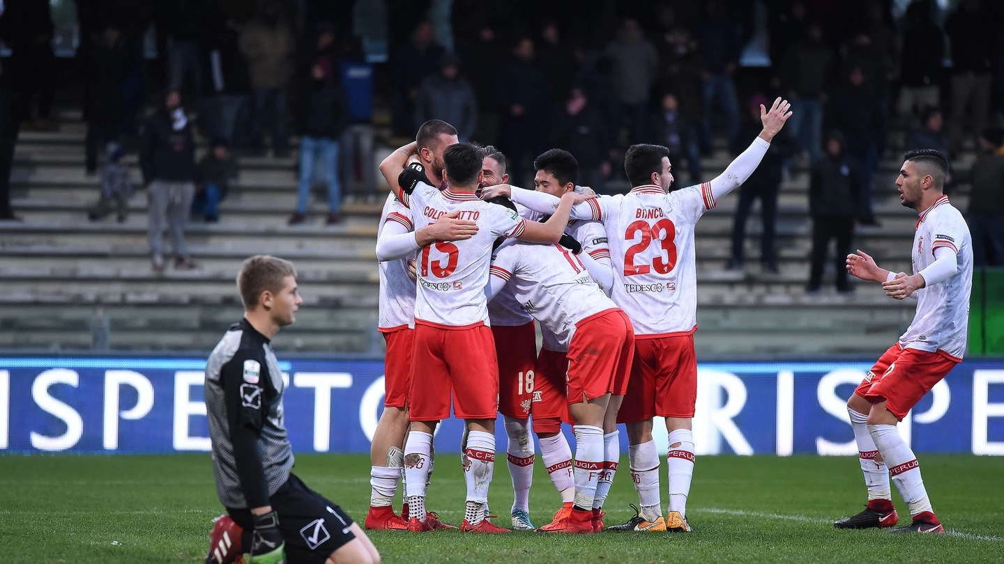 L'esultanza del Perugia dopo il gol di Bonaiuto (LaPresse)