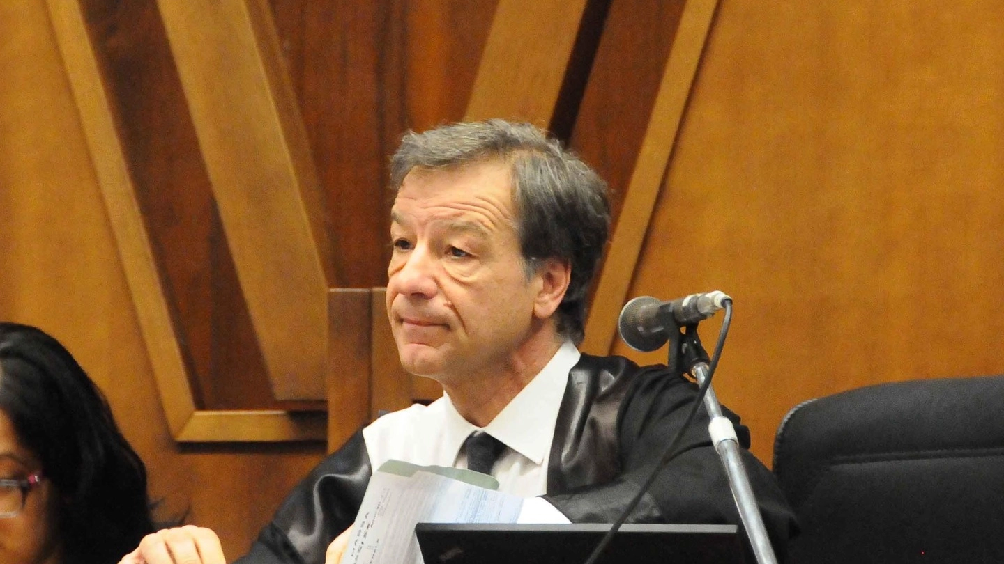  Il giudice Giovanni Sgambati in aula in Tribunale a Massa (foto di repertorio)