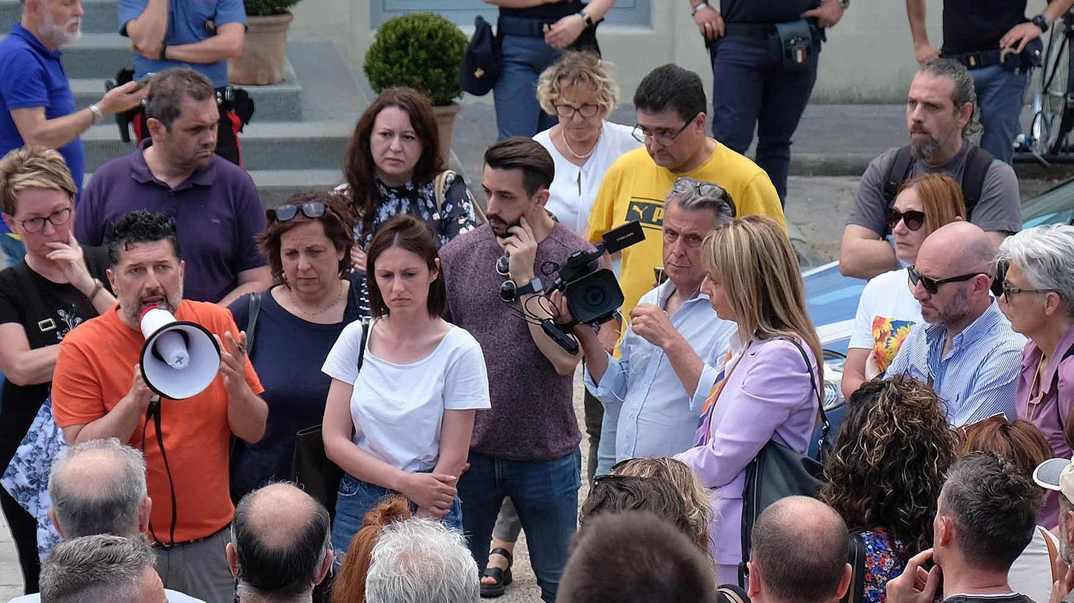 Fimer, torna l’incubo: salta l’accordo Battaglia in tribunale e protesta fuori Fimer, torna l’incubo: salta l’accordo Battaglia in tribunale e protesta fuori