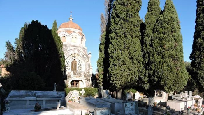 Il cimitero dei Boschetti si amplia Tempio crematorio nell’area nord Investimento da 5 milioni di euro Il cimitero dei Boschetti si amplia Tempio crematorio nell’area nord Investimento da 5 milioni di euro