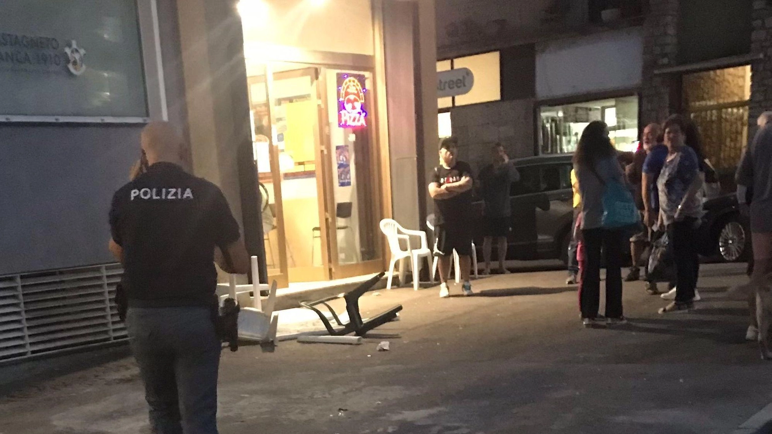 Regolamento di conti. Accoltellato in pizzeria Regolamento di conti. Accoltellato in pizzeria