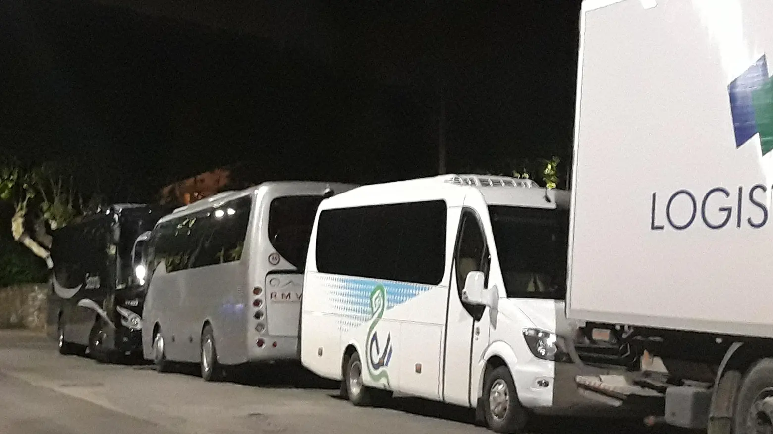 Caos bus turistici Fioccano le proteste Caos bus turistici Fioccano le proteste