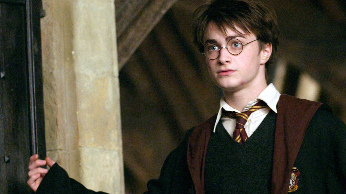 IL MAGHETTO Harry Potter è nato dalla fantasia della scrittrice inglese J.K.Rowling, la donna più ricca d’Inghilterra