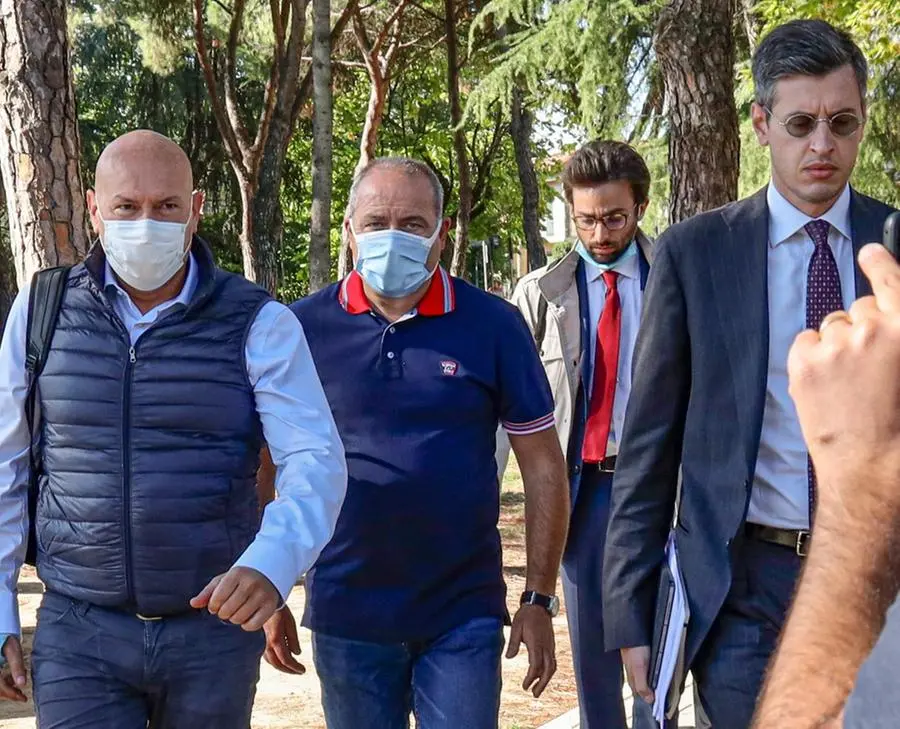 A luglio i licenziamenti poi la lunga resistenza