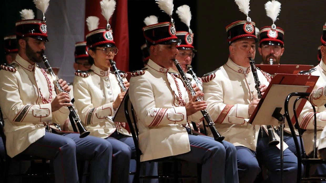 In teatro suona la Banda dell’Esercito In teatro suona la Banda dell’Esercito