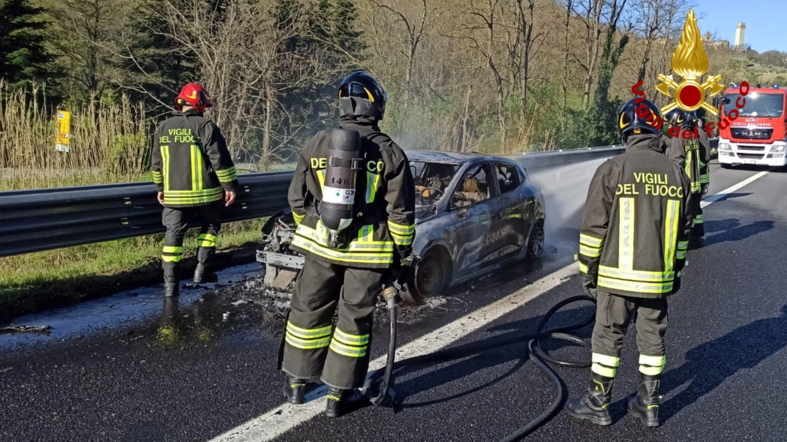 L'auto bruciata in A11