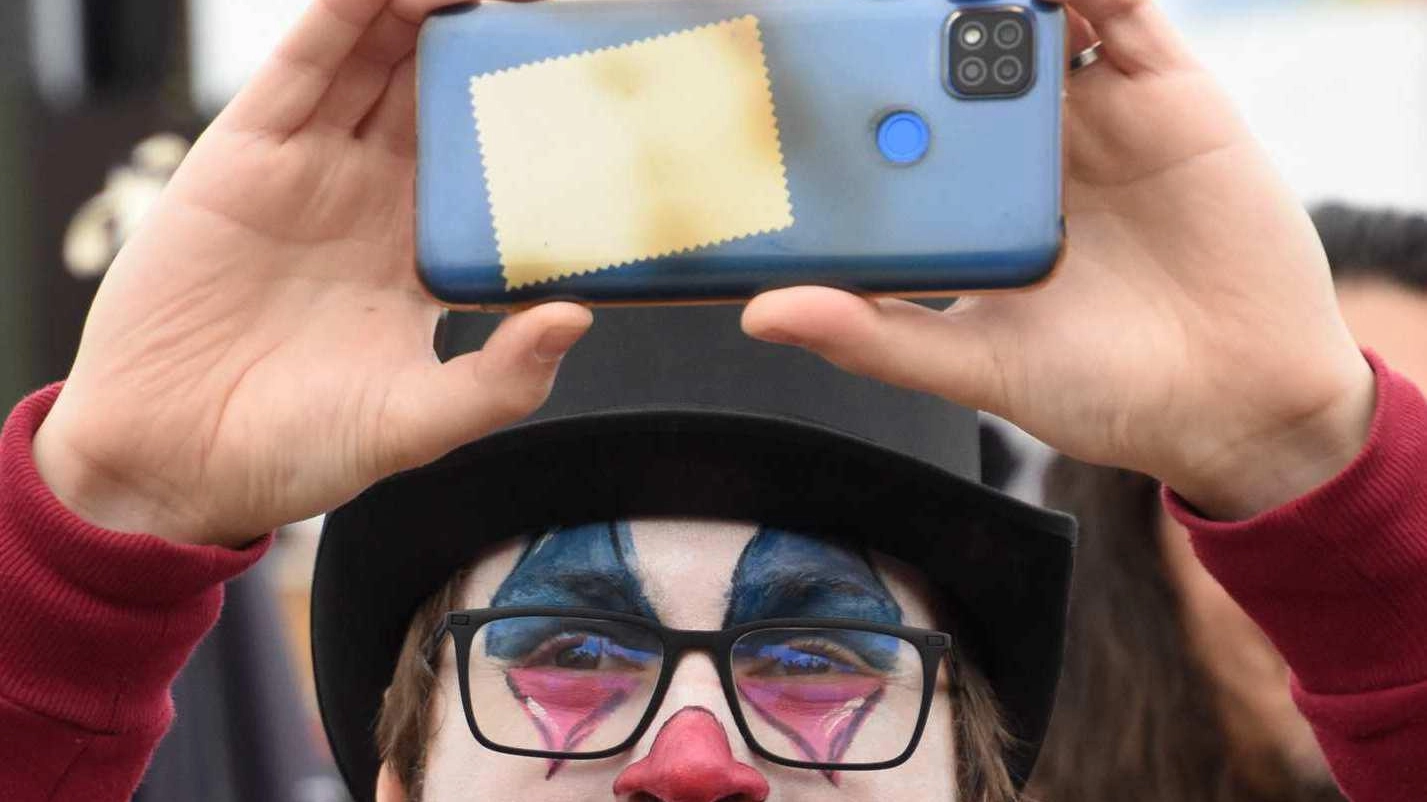 Il Carnevale fa bene al turismo  Quello di Viareggio è virale  e spopola anche sulla rete