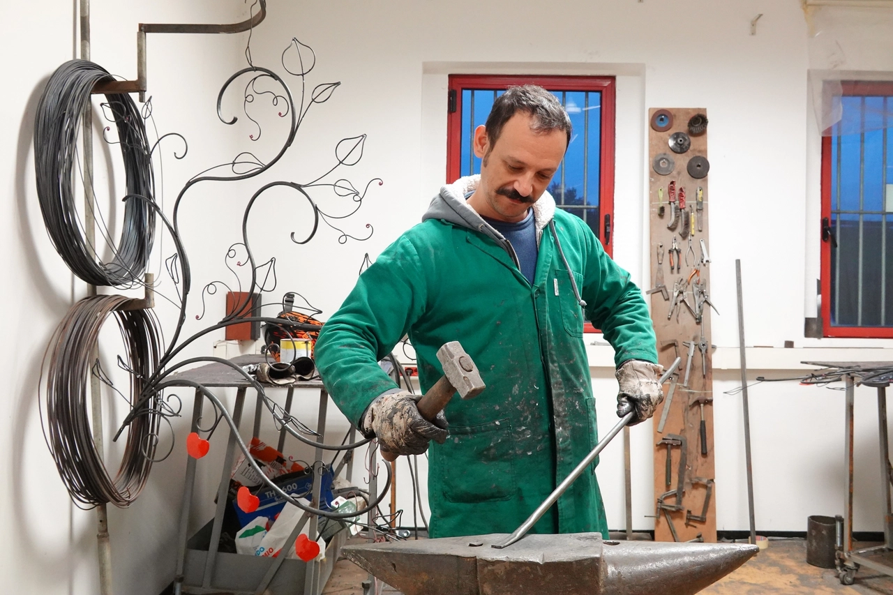 Daniele durante la lavorazione (Acerboni/FotoCastellani)