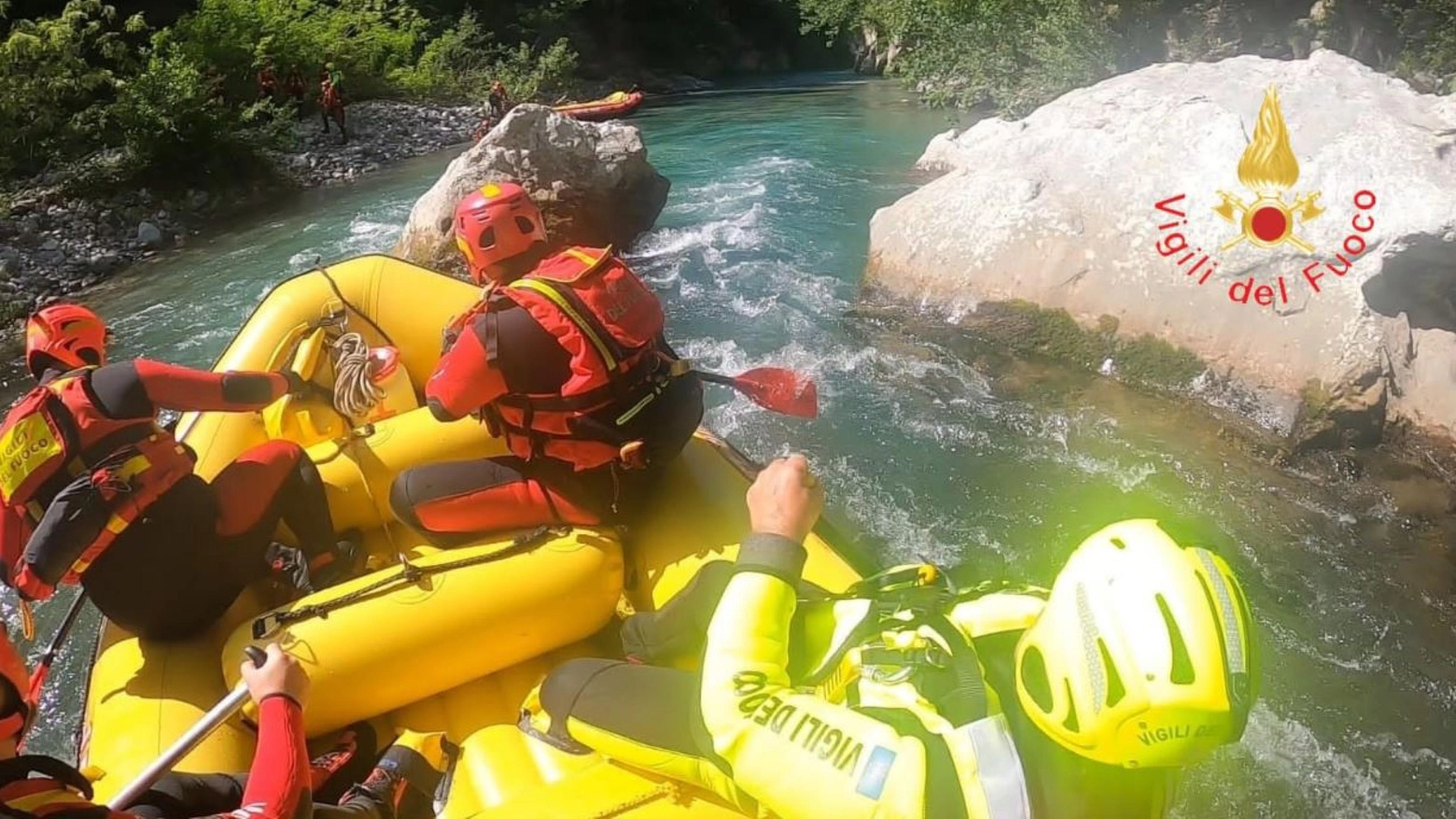 Studentessa in gita dispersa nel fiume: è caduta mentre faceva rafting in Calabria