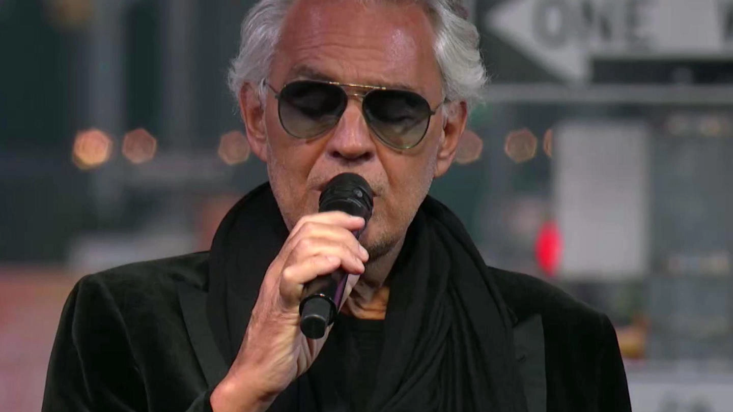 Andrea Bocelli re dei social oltre 8 milioni di follower per il tenore