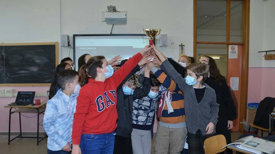 Una classe durante la premiazione del Campionato di Giornalismo a Arezzo