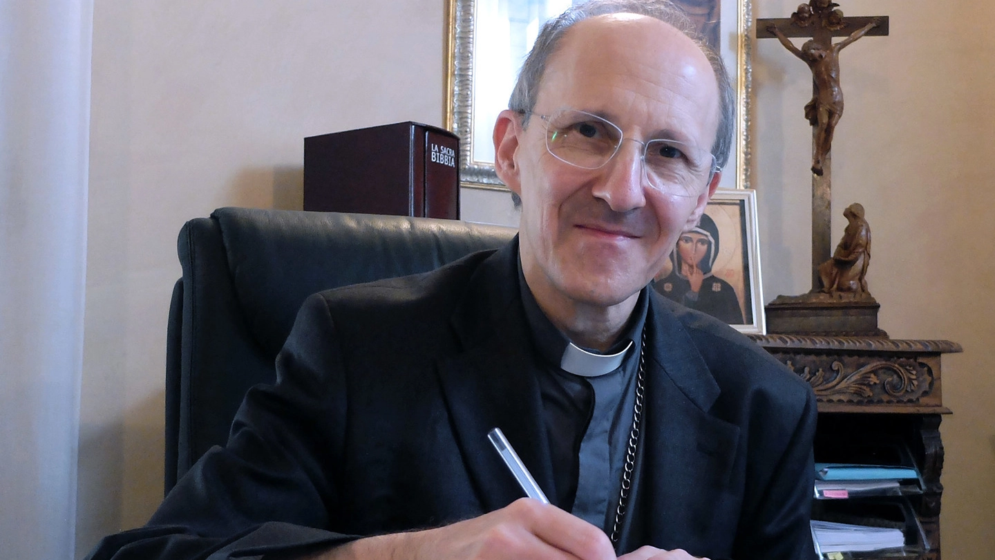 Il vescovo Monsignor Luigi Palletti Il vescovo Monsignor Luigi Palletti