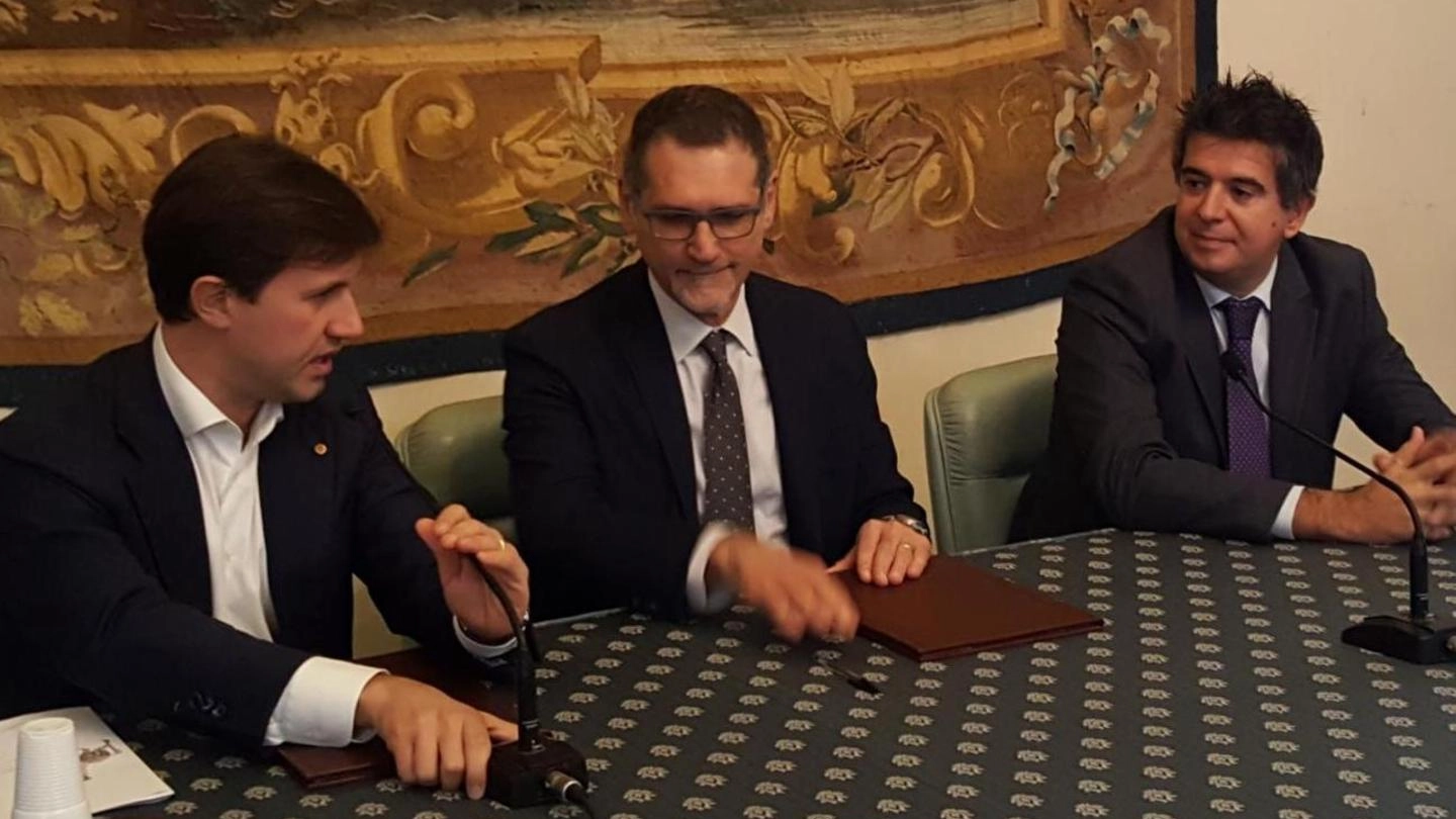Dario Nardella con il sindaco di Bologna Virginio Merola, alla firma del protocollo fra Città metropolitane