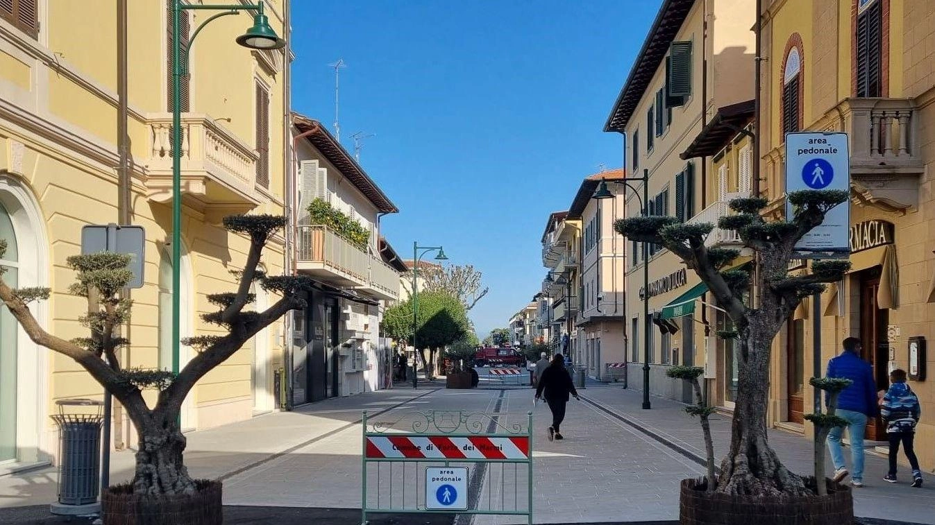 Centro, ripartono i lavori. Nuova pavimentazione. E arrivano pure i pilomat Centro, ripartono i lavori. Nuova pavimentazione. E arrivano pure i pilomat
